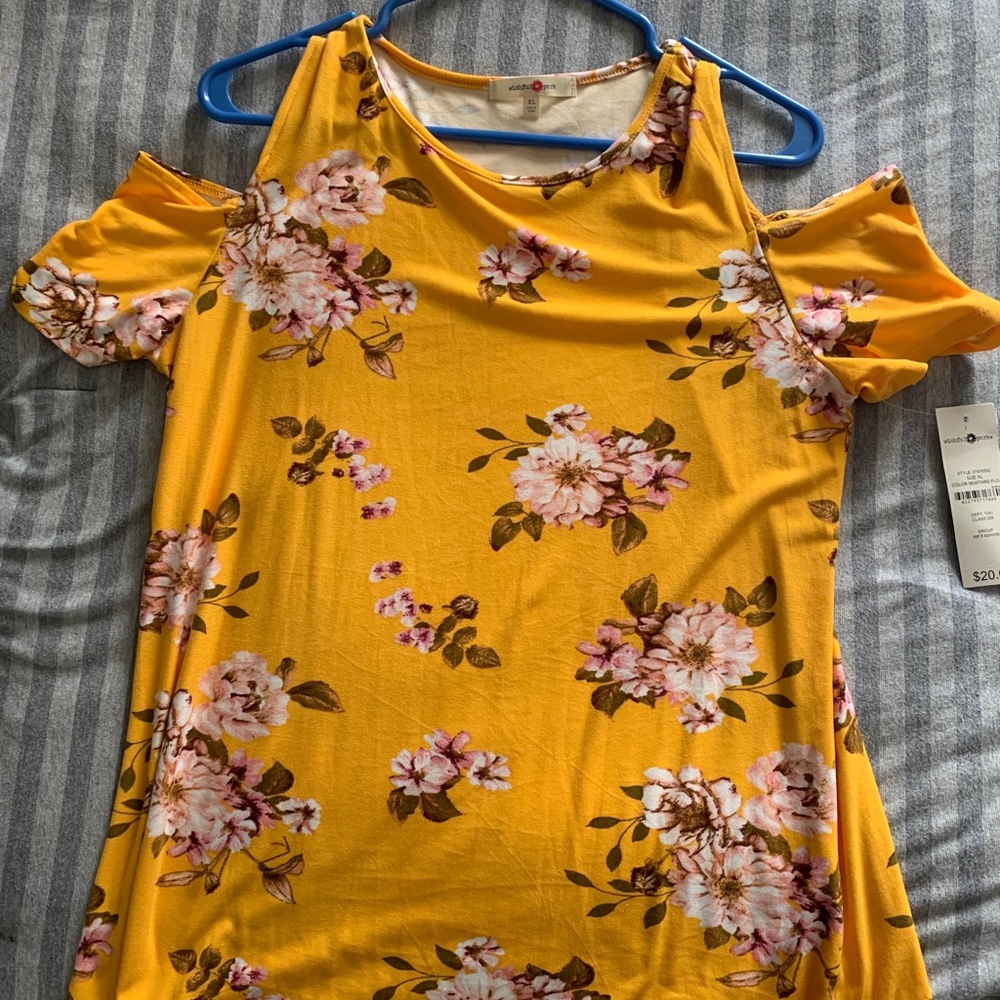 Floral Peek-a-Boo Shoulder Top